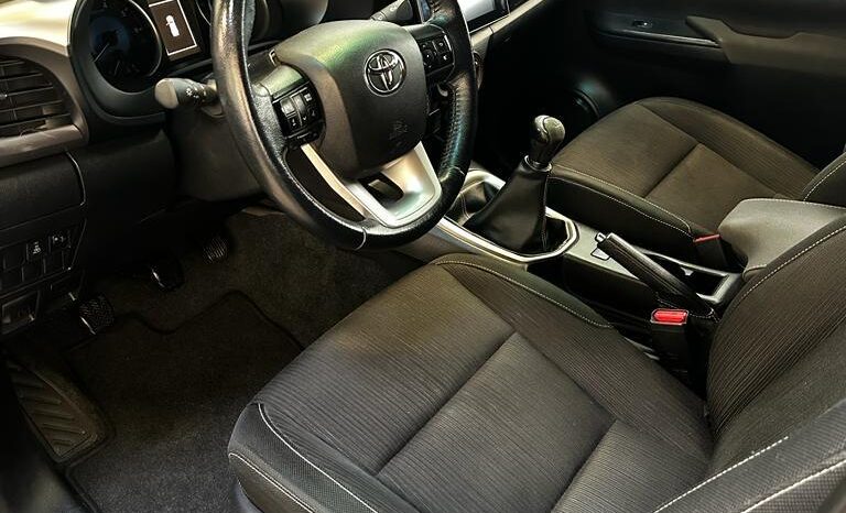 
								TOYOTA HILUX 2.4 D4D 150CV VXL full									