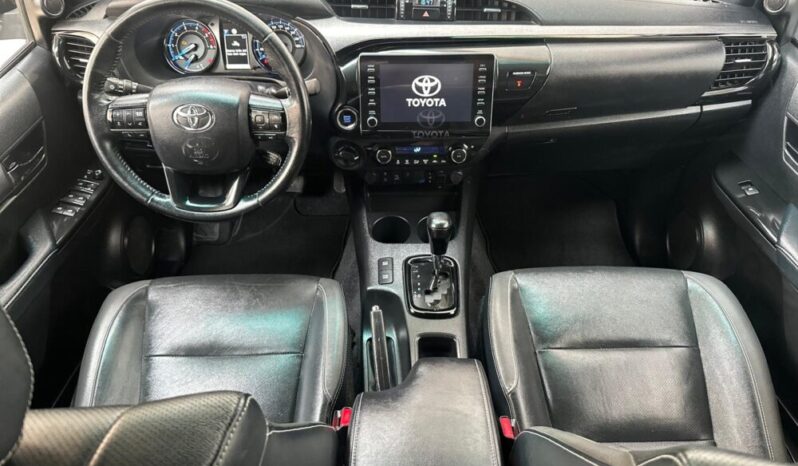 
								TOYOTA HILUX INVINCIBLE 2.8 D4D CABINA DOBLE 204CV AUT full									