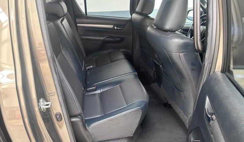 
								TOYOTA HILUX INVINCIBLE 2.8 D4D CABINA DOBLE 204CV AUT full									